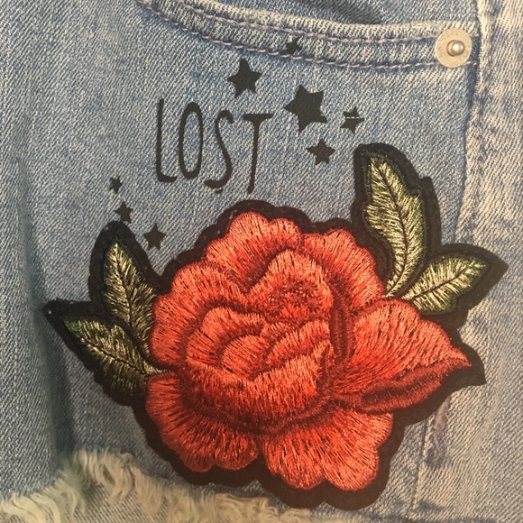 Express Rose Shorts - Picture 7 of 8